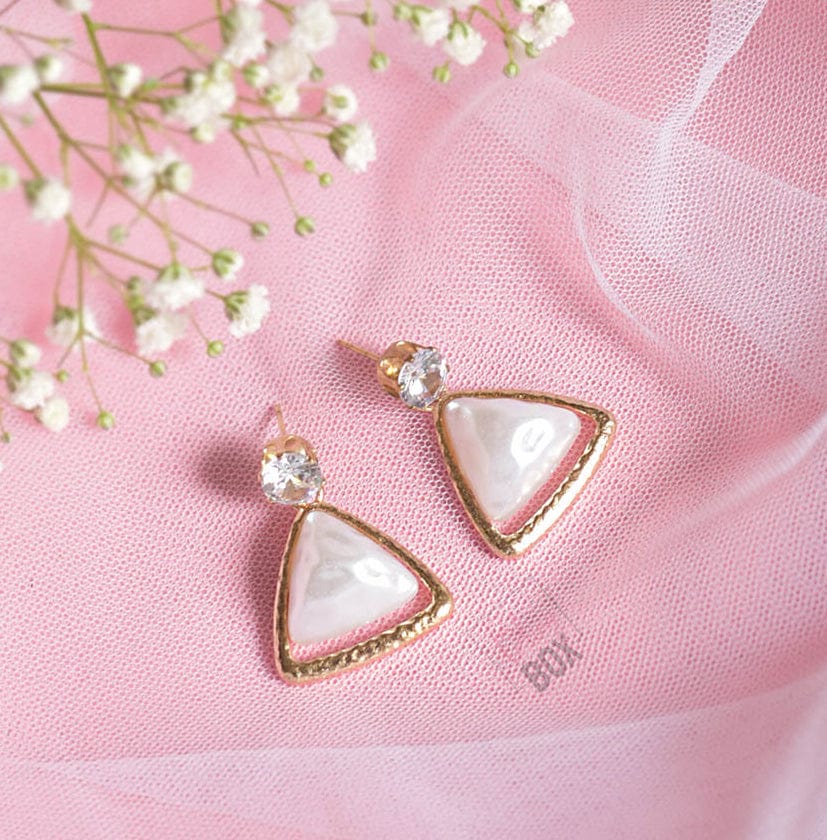 Triangle shop pearl earrings