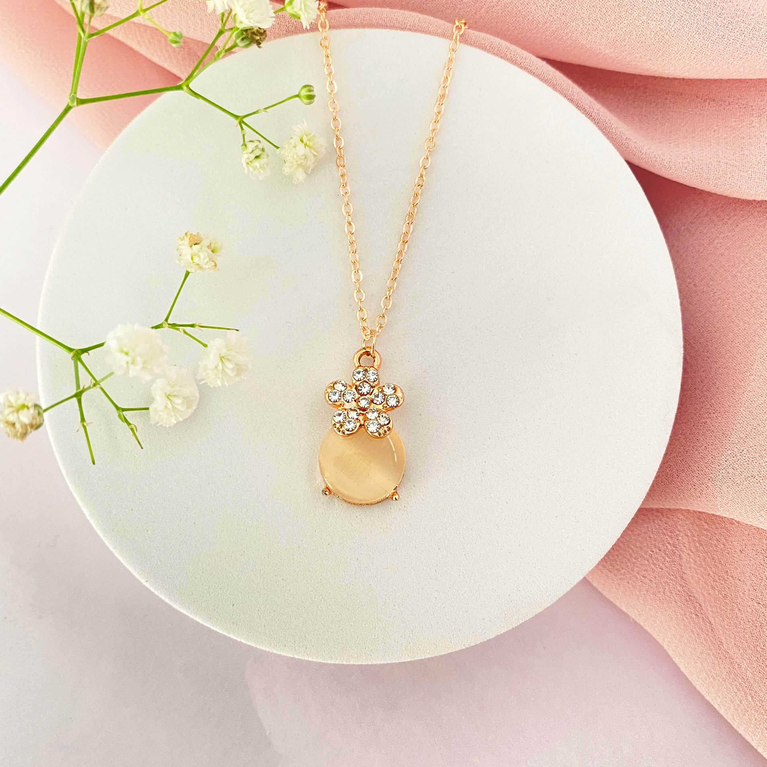 Effy 14K Yellow Gold Opal and Diamond Pendant – effyjewelry.com