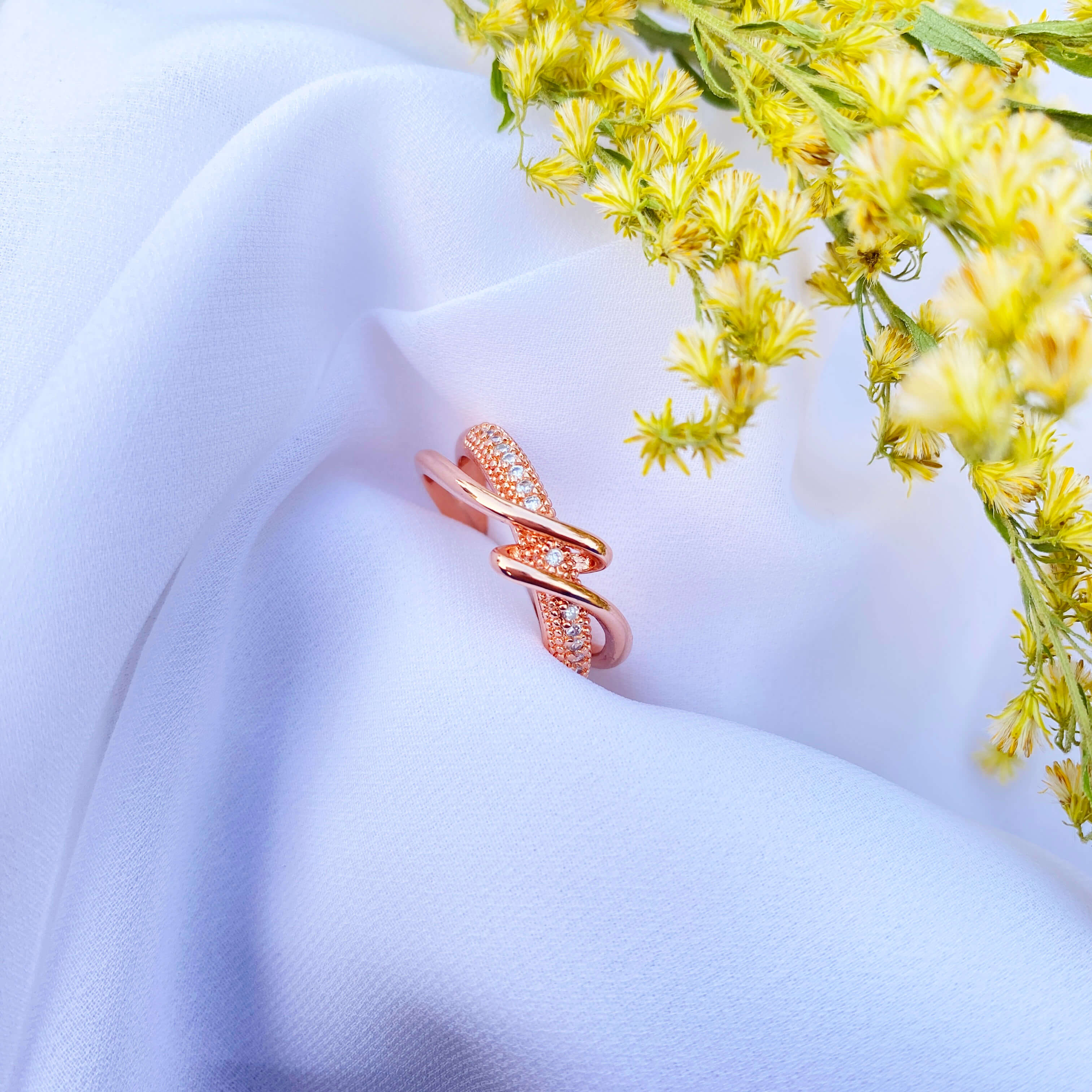 Rose Gold V Shaped Ring with Diamonds – Best & Co.