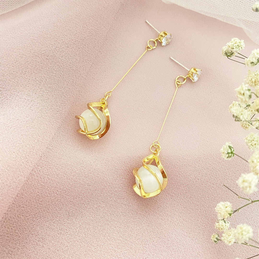 Enchanting Pearl Gold Earrings