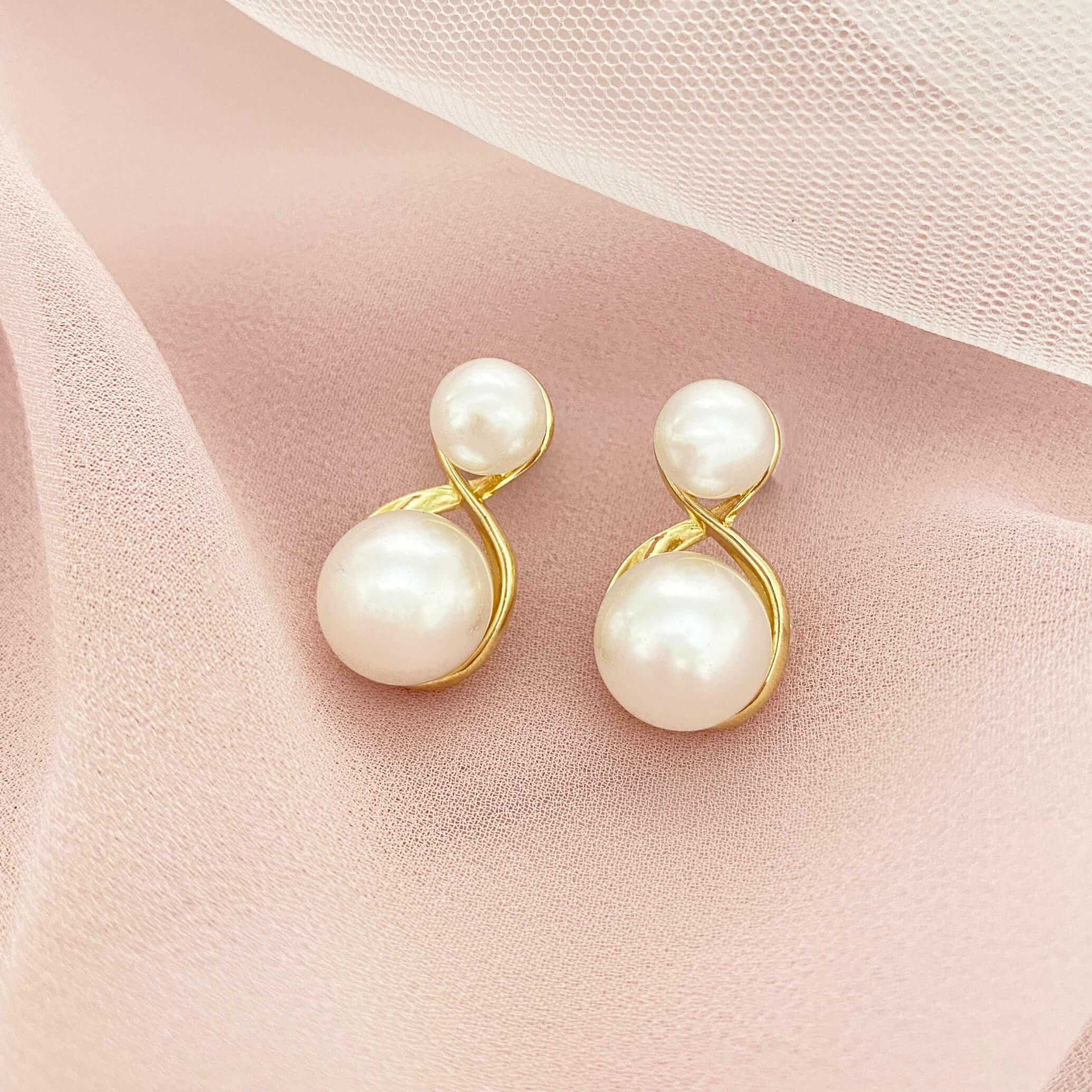 Gold Plated Traditional Padmavati White Pearl Earrings, 2 Designs, ER# 421  | White pearl earring, Pearls, Plating