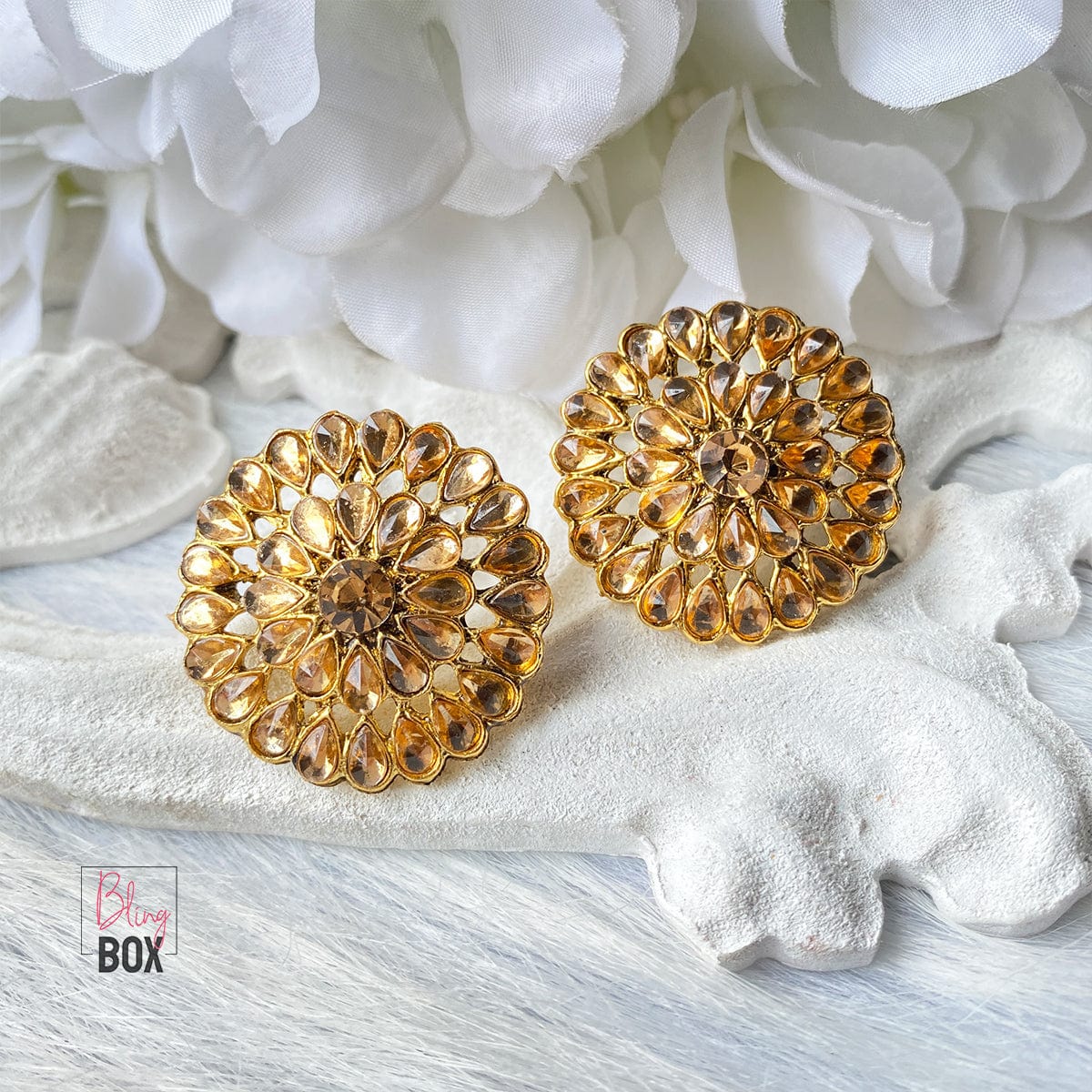 Two Gram Gold Stud Forming Earring Floral Design Shop Online ER3374