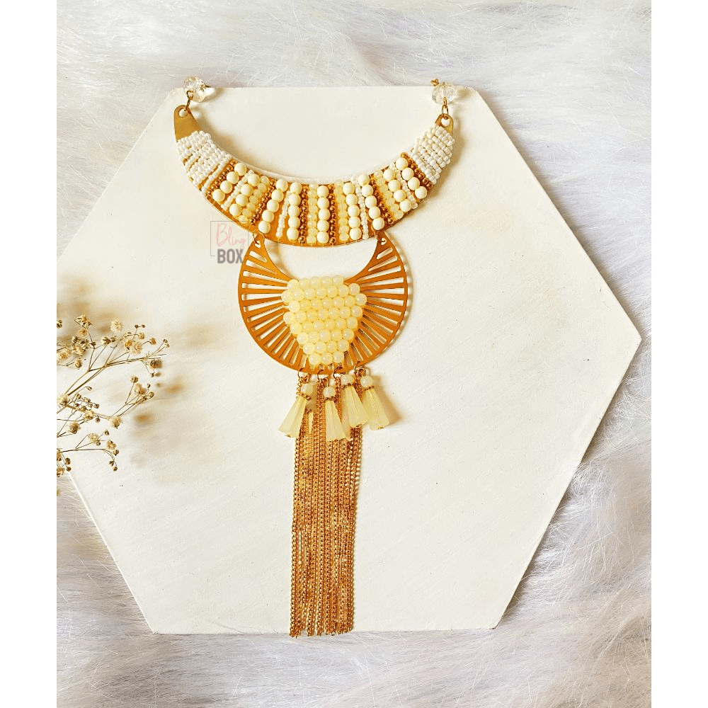Lot - Egyptian Revival 14K gold necklace with Queen Nefertiti head profile  hollow pendant. 15