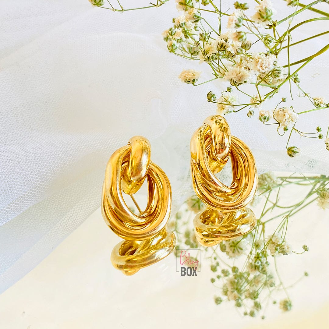 Imitation Jewelry Daily Wear Simple and Stylish White Golden Small Earring  Easy To Go With Indo Western Dresses FE96 – Buy Indian Fashion Jewellery